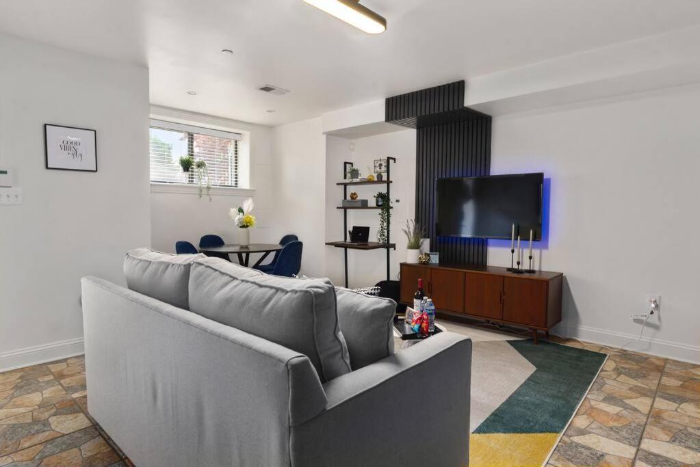Upscale 2Br Apartment With Patio วอชิงตัน ภายนอก รูปภาพ